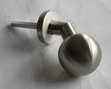 Anbo Játszóajtógomb Eltolt Kerek Cim  56 mm  R.M. 9165 LK  6165 K Inox termék fő termékképe